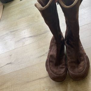 Adidas Winter Boot. Vintage - mid 2000s. Size 8